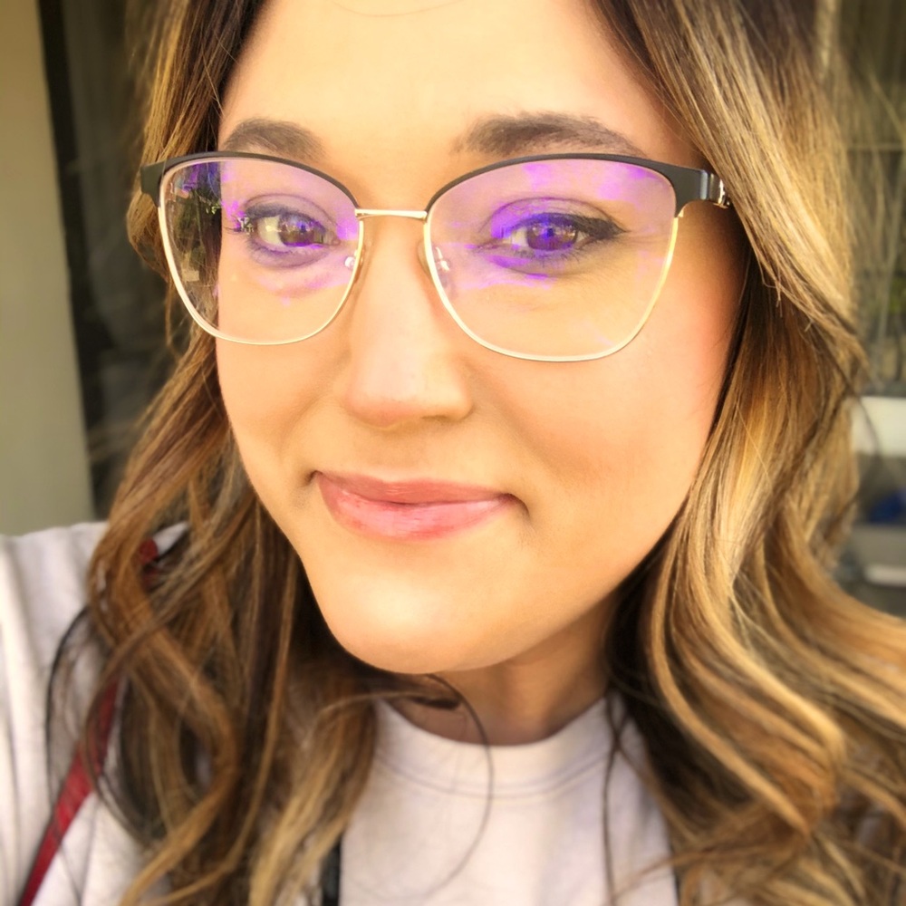 Meet your Posher, Cristina